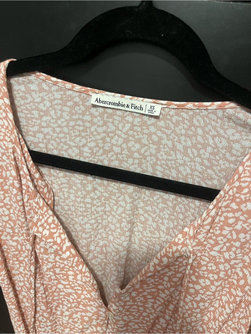 Abercrombie & Fitch Dusty Rose Printed V-Neck Ruffle Dress - Picture 2 of 2